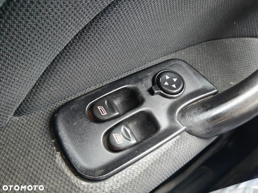 Alfa Romeo 147 1.9 JTD 16V Black Line - 14