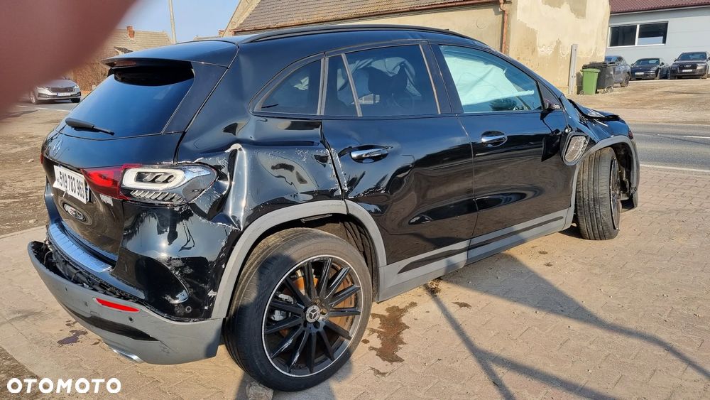 Mercedes-Benz GLA 200 d 4Matic 8G-DCT AMG Line - 5