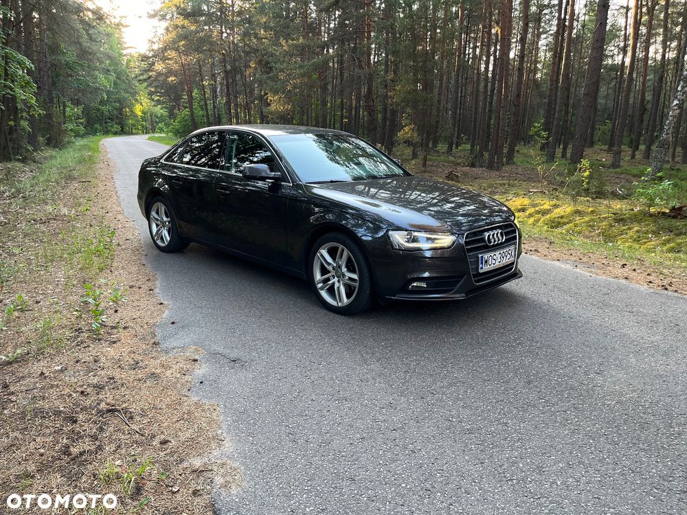 Audi A4 Limousine - 1