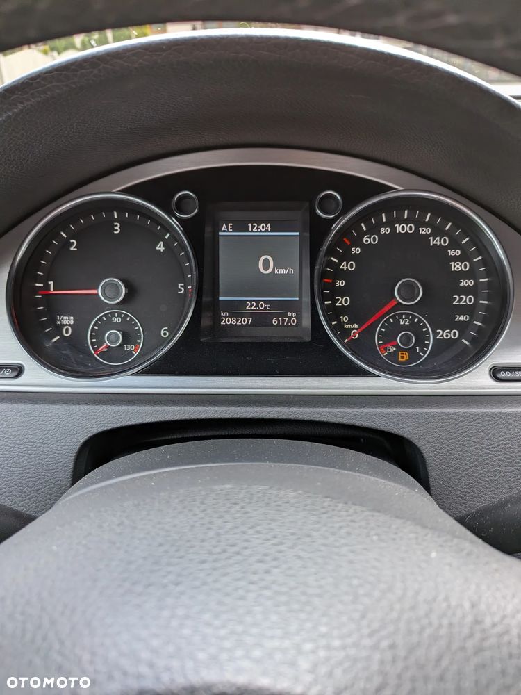Volkswagen Passat 2.0 TDI Highline - 9
