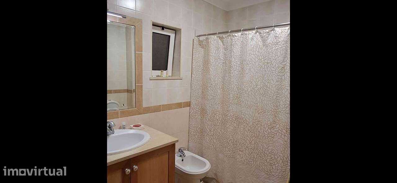 Apartamento T1 c/ lugar garagem / disponível 15 Out 26 a 15 Jun 27 - Grande imagem: 5/5