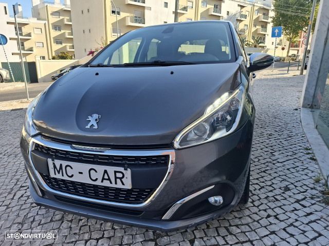 Peugeot 208 1.2 PureTech Signature - 55