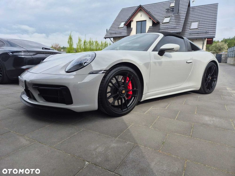 Porsche 911 Targa 4 GTS - 1