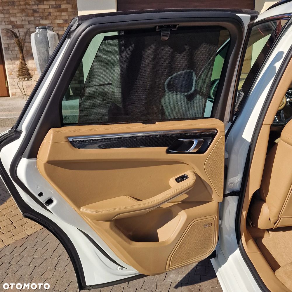 Porsche Macan - 14