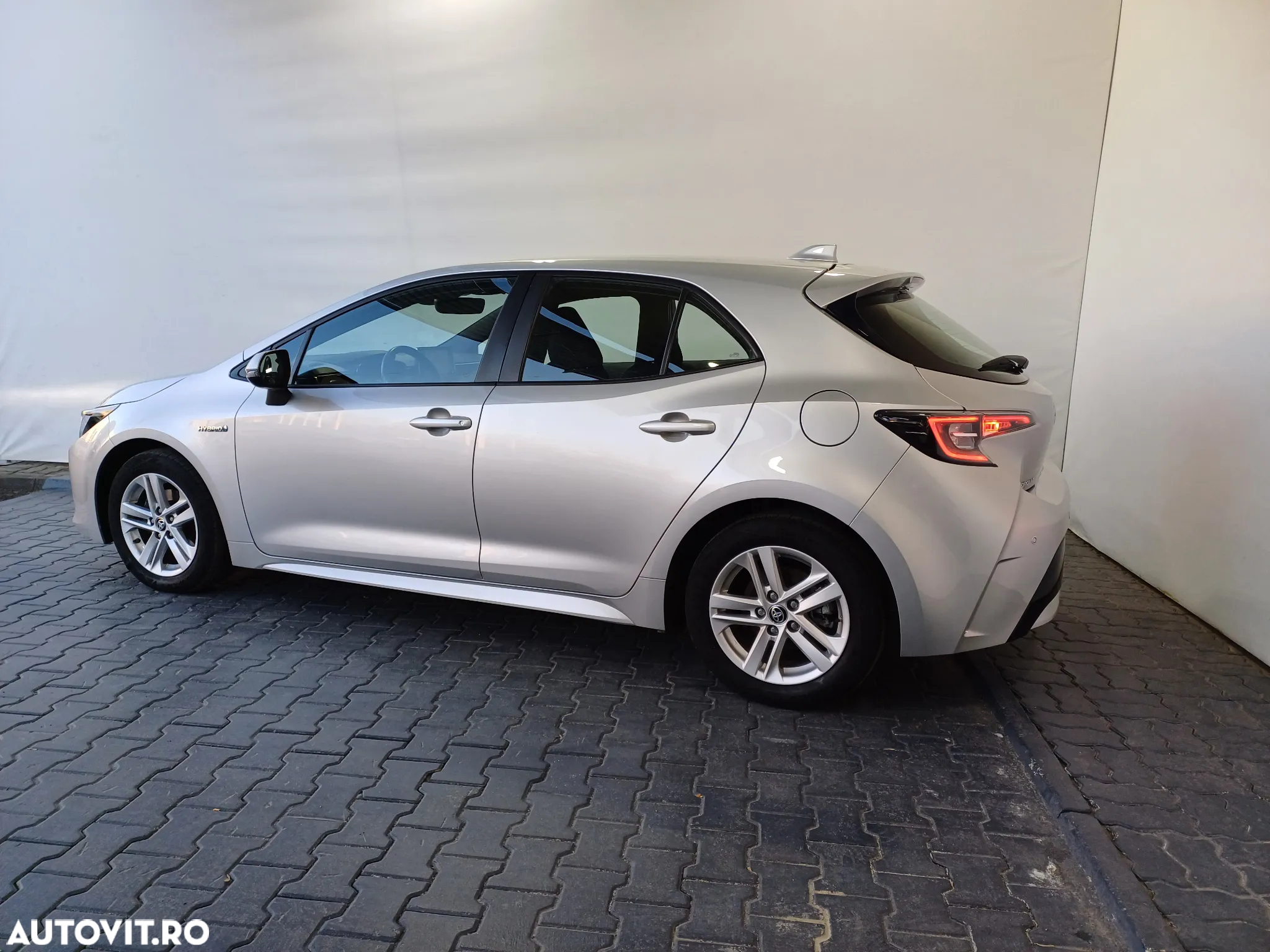 Toyota Corolla 1.8 HSD Active - 3