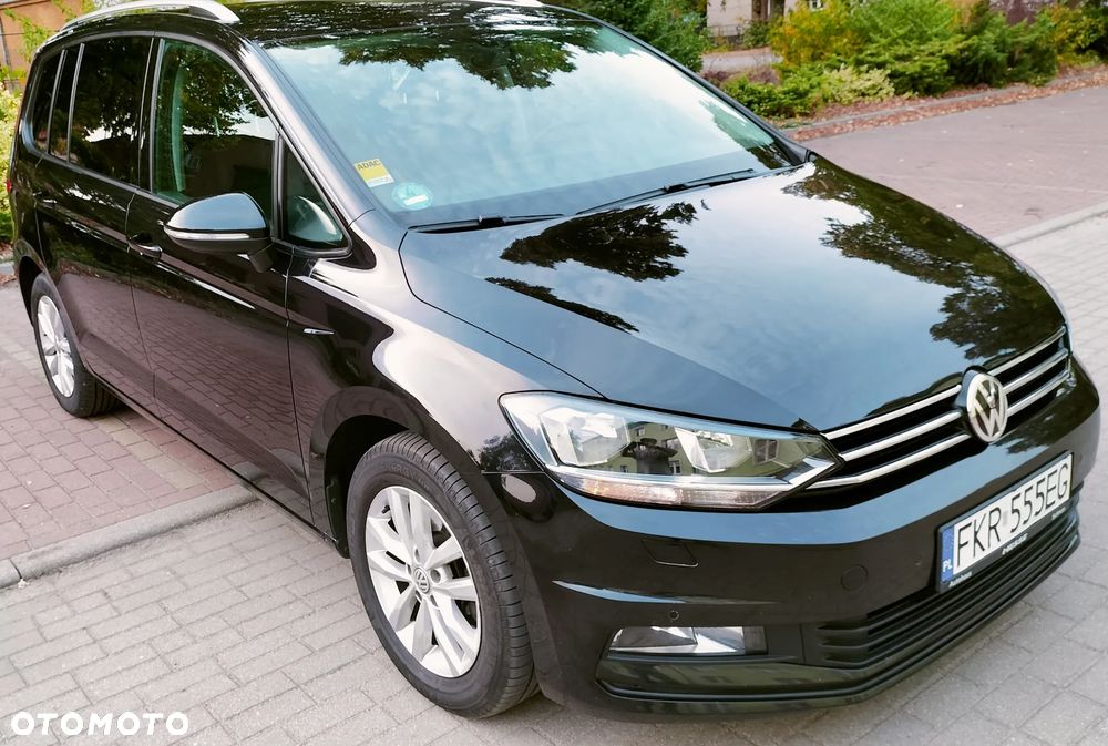 Volkswagen Touran - 4