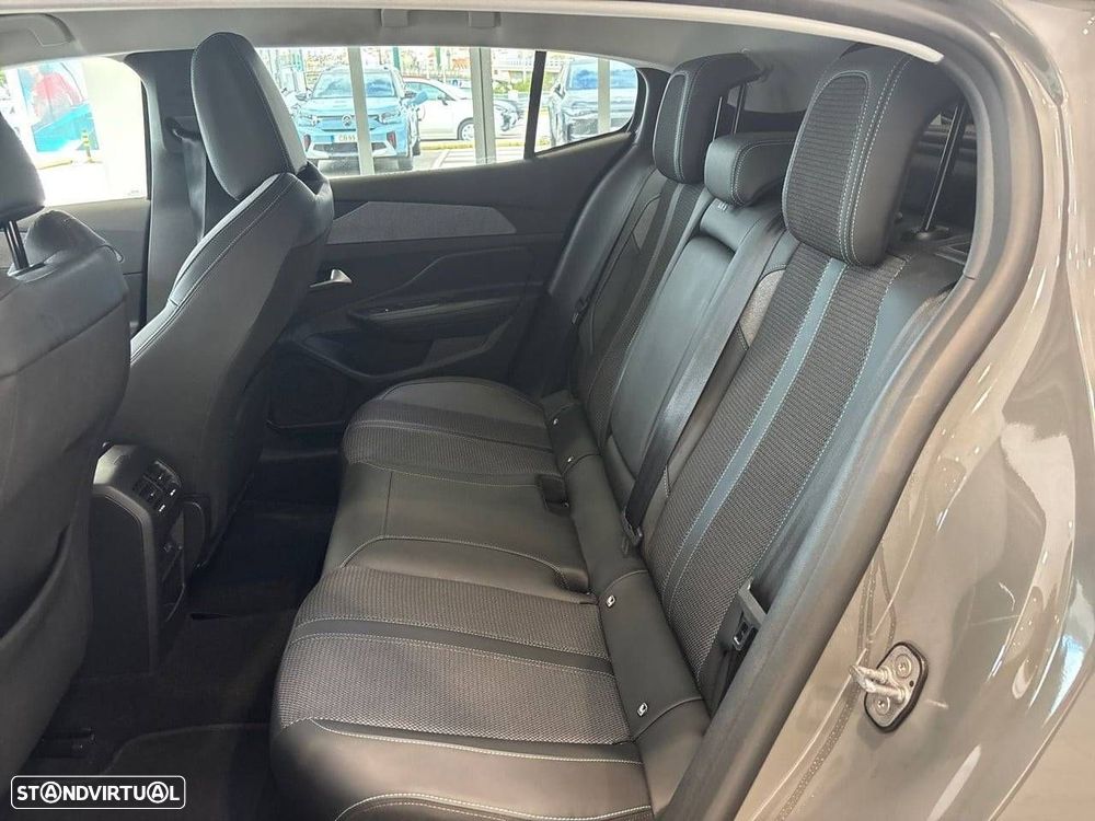 Peugeot 408 1.2 Hybrid Allure e-DCS6 - 10