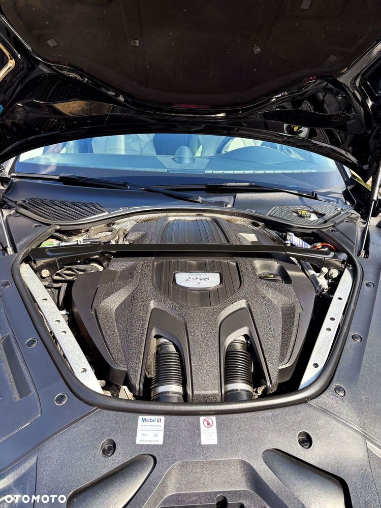 Porsche Panamera 4S - 9