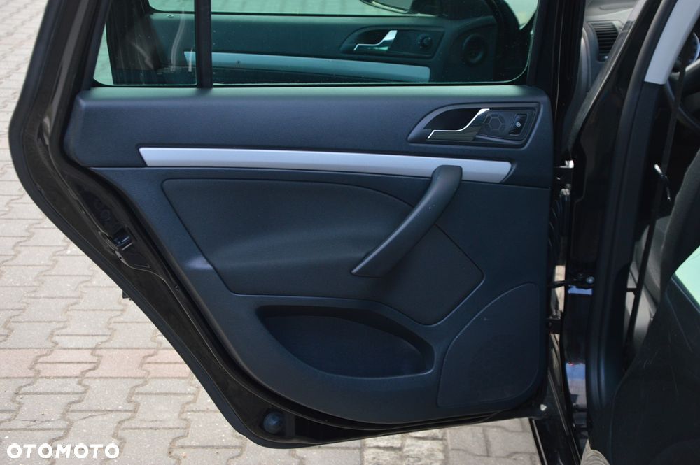 Skoda Octavia 1.6 TDI DPF Elegance - 30