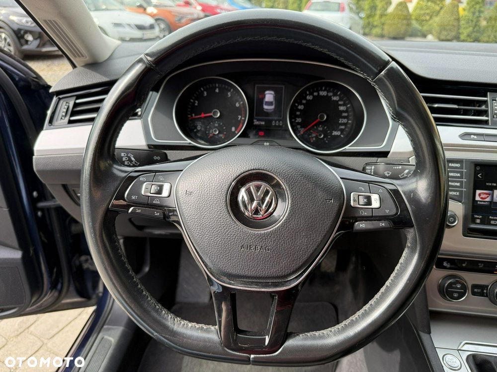 Volkswagen Passat 1.8 TSI BMT Comfortline - 16