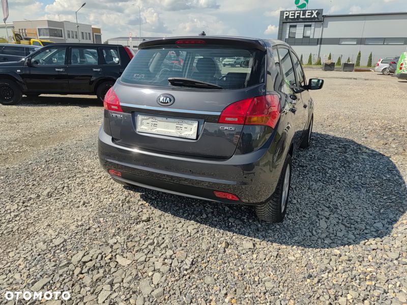 Kia Venga - 10