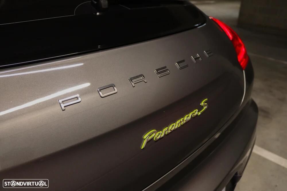 Porsche Panamera - 16