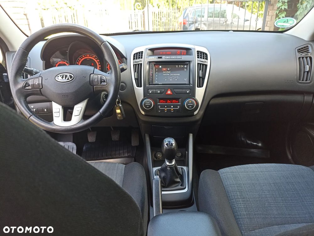 Kia Ceed - 21