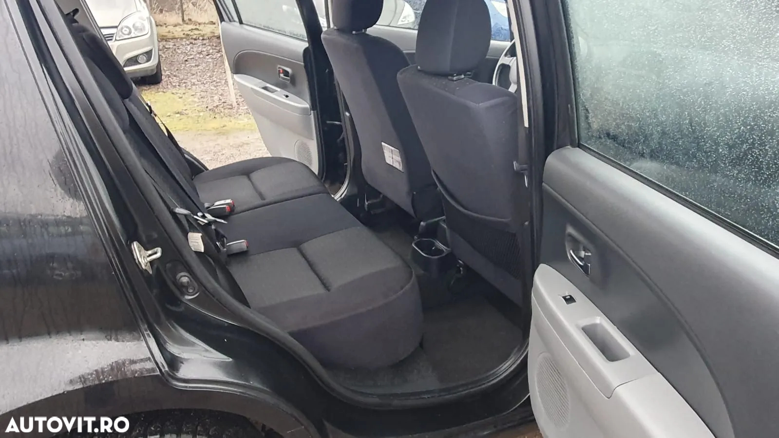 Daihatsu Sirion 1.0 - 11