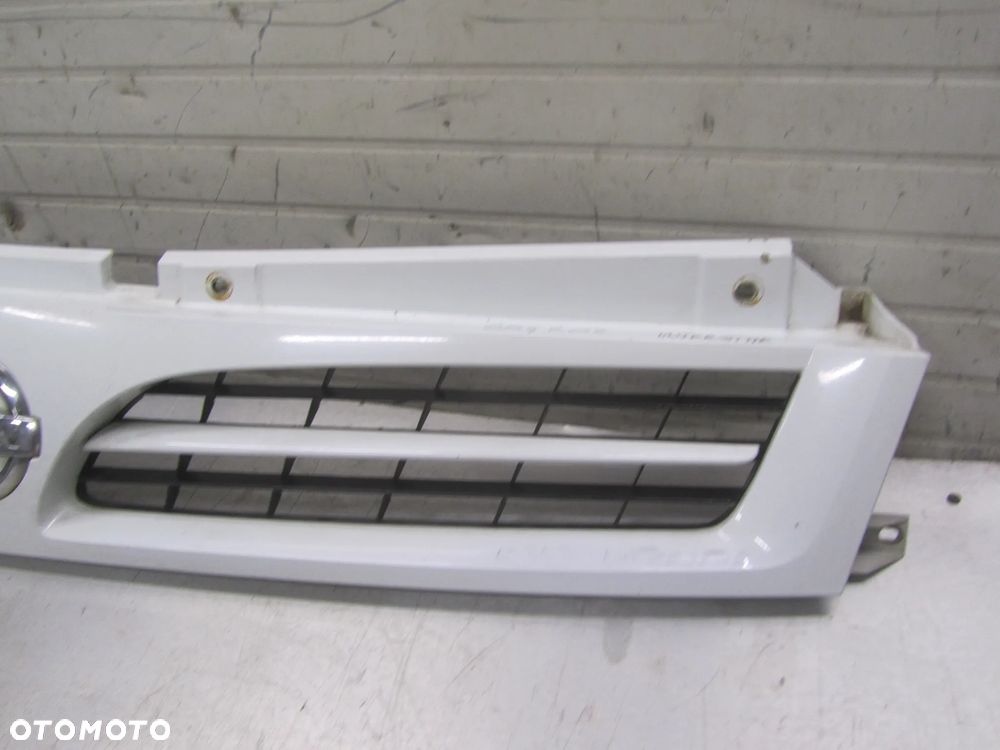 Grill-Atrapa Nissan 2006r- - 2