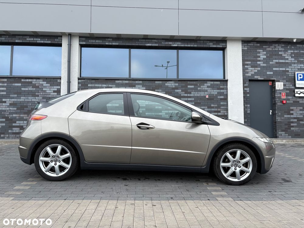 Honda Civic 1.8 Comfort - 3