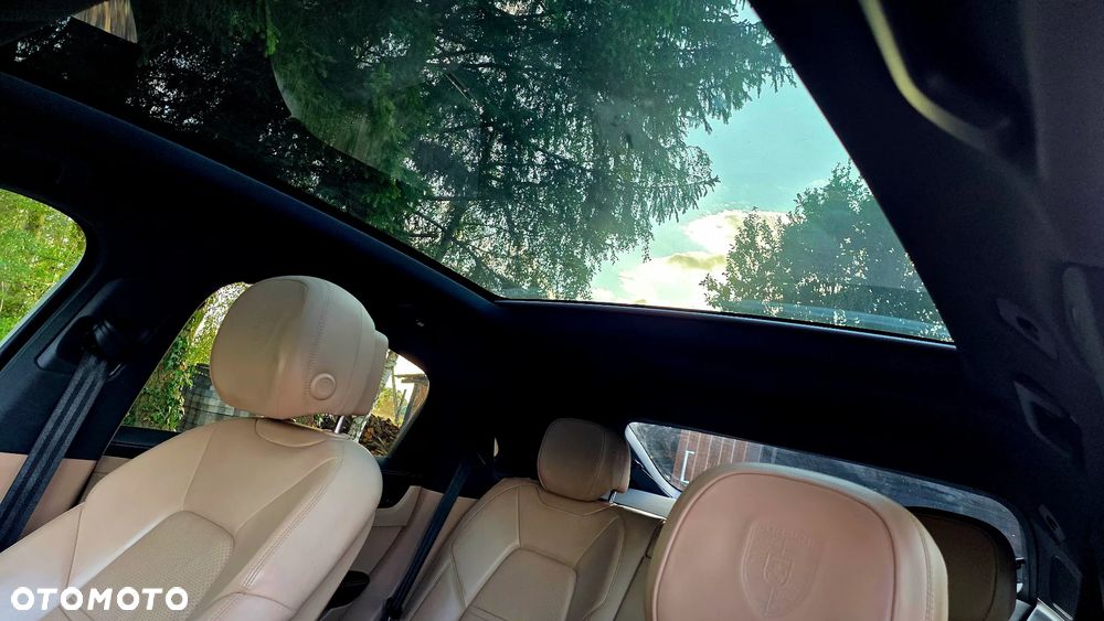Porsche Cayenne Coupe E-Hybrid - 6