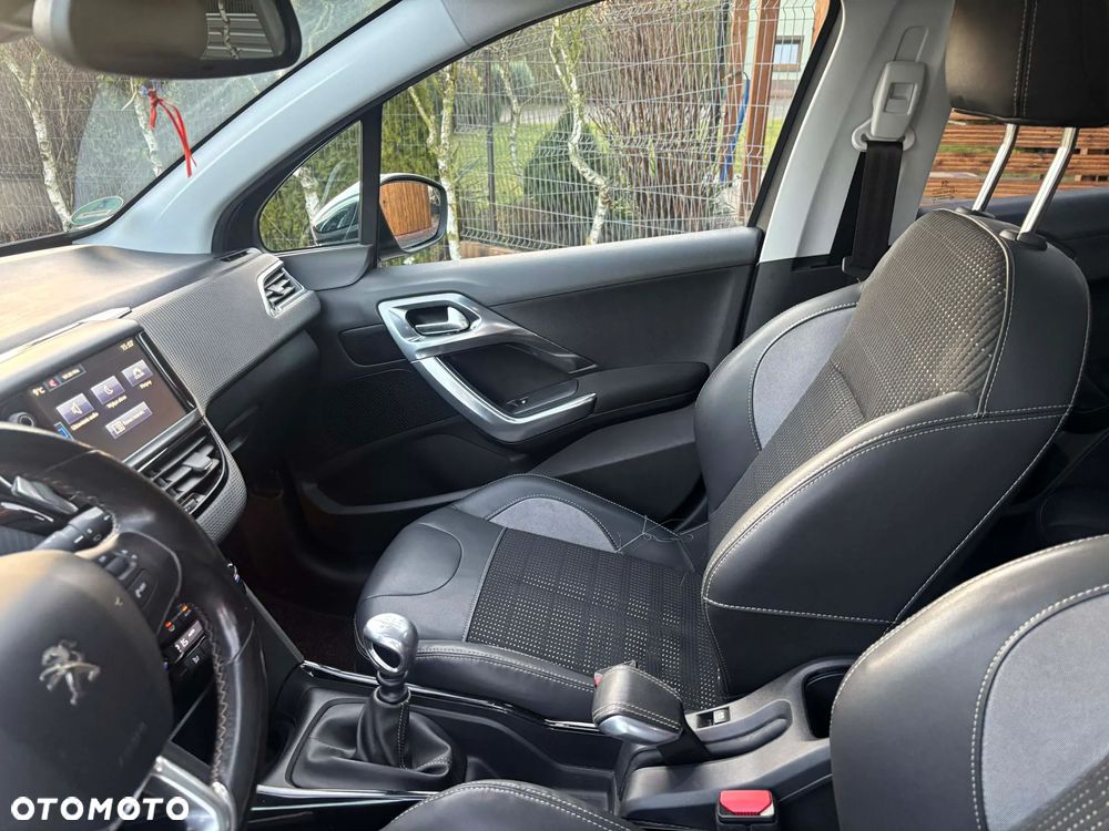 Peugeot 2008 BlueHDi FAP 120 STOP & START Business-Line - 23