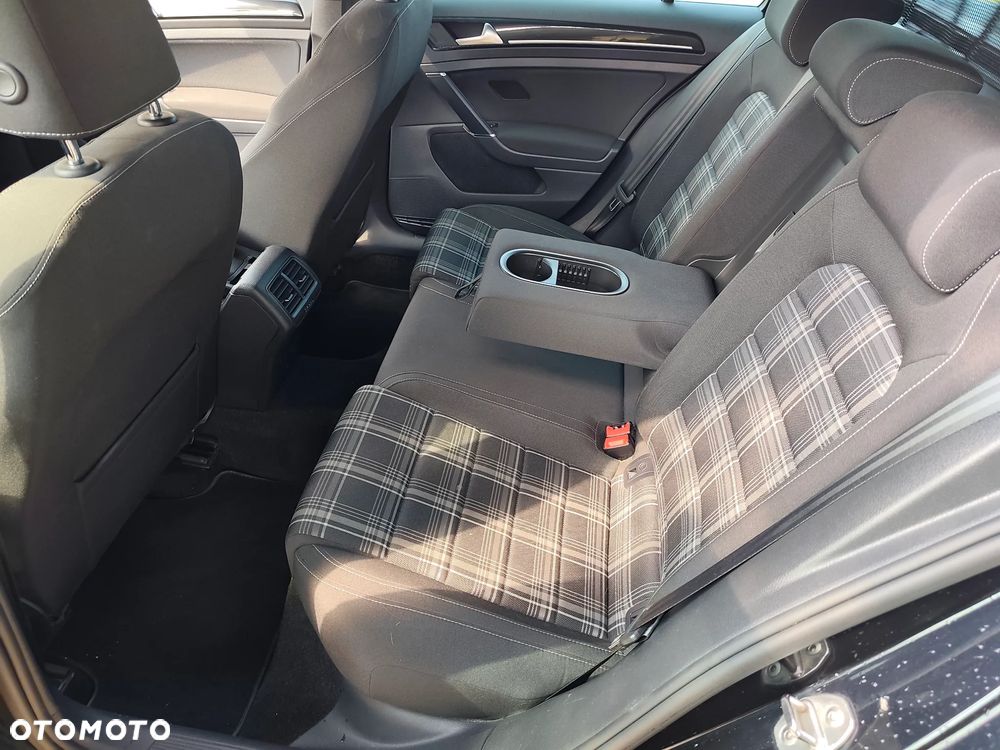 Volkswagen Golf 2.0 TDI BMT GTD - 12