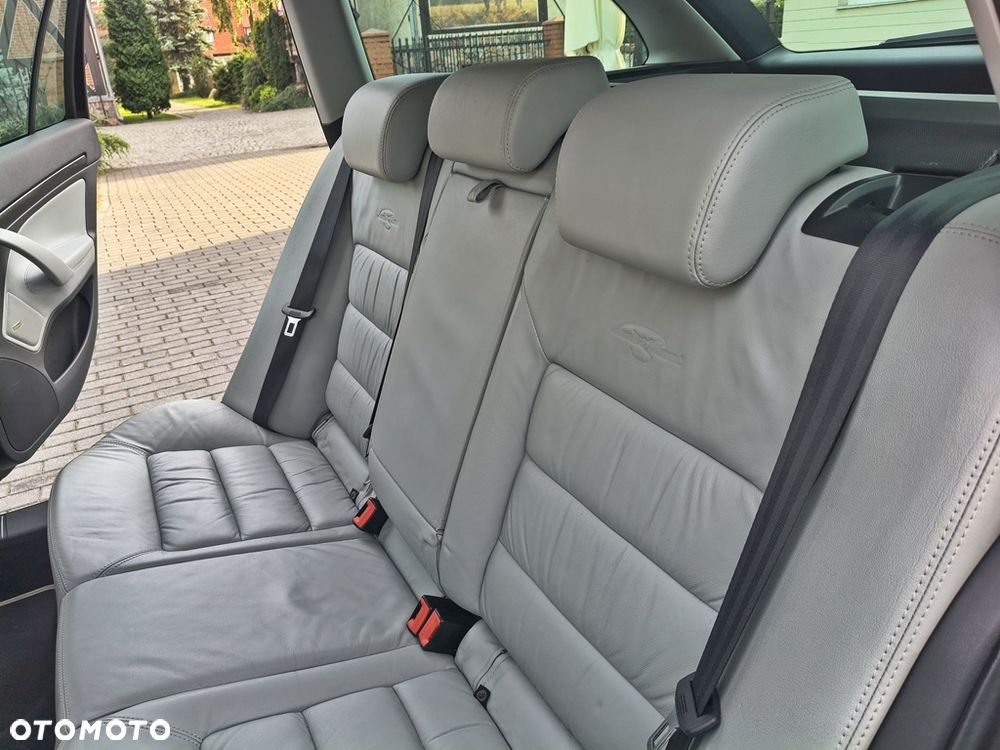 Skoda Octavia 2.0 TDI DPF DSG Laurin & Klement - 23