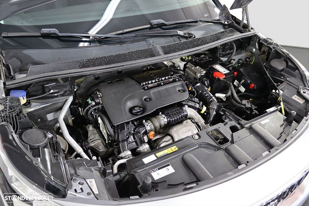 Peugeot 3008 PureTech 130 Stop & Start GPF EAT8 Active Business-Pack - 17