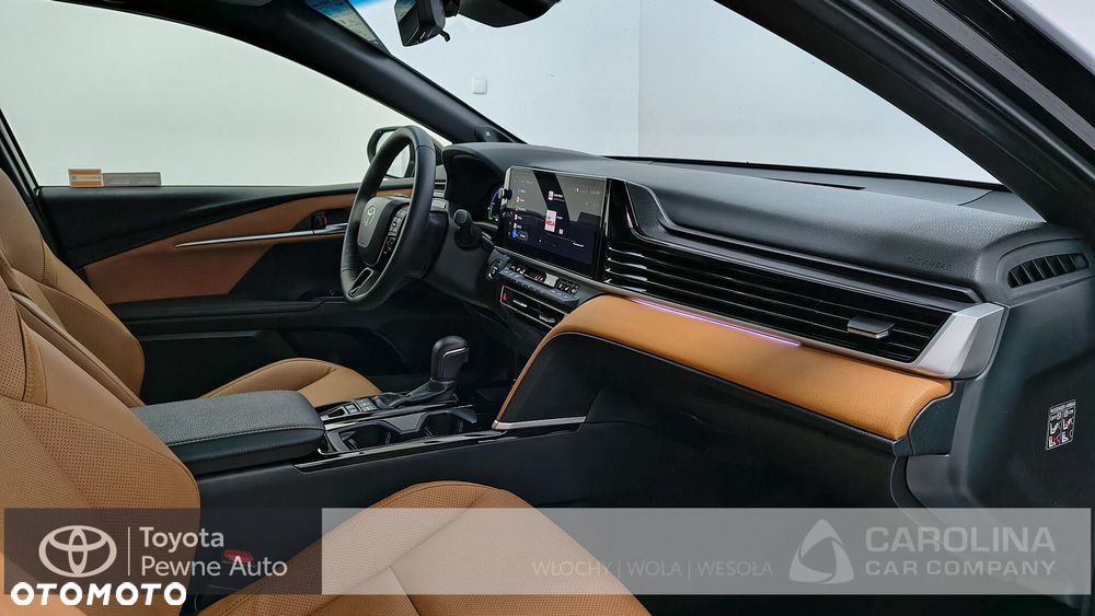 Toyota Camry - 19