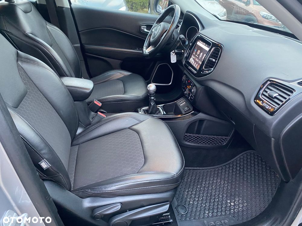 Jeep Compass 1.4 MultiAir Longitude - 33