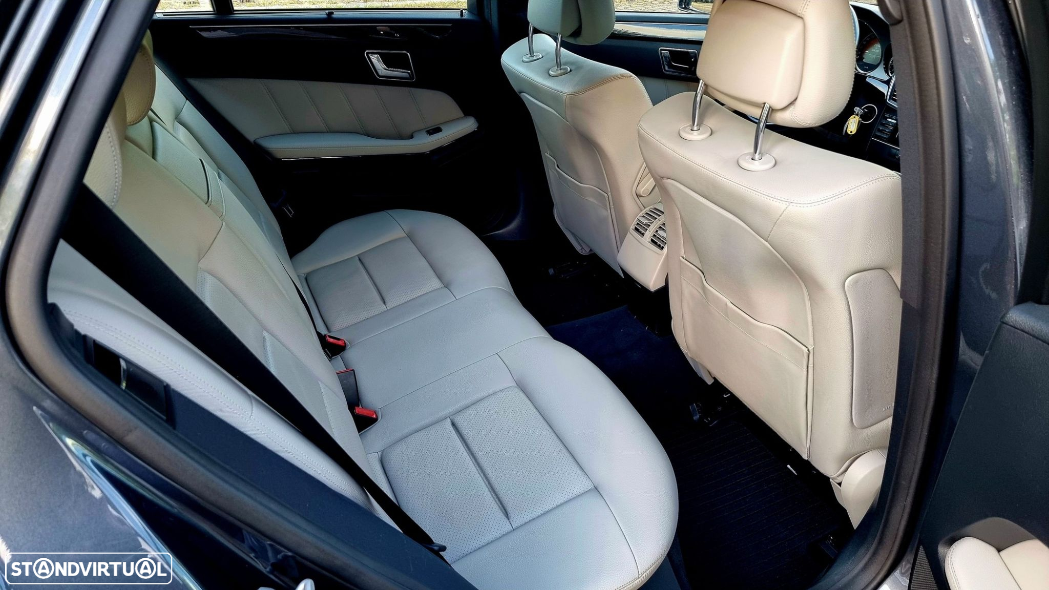 Mercedes-Benz E 220 CDi Avantgarde BlueEfficiency - 16