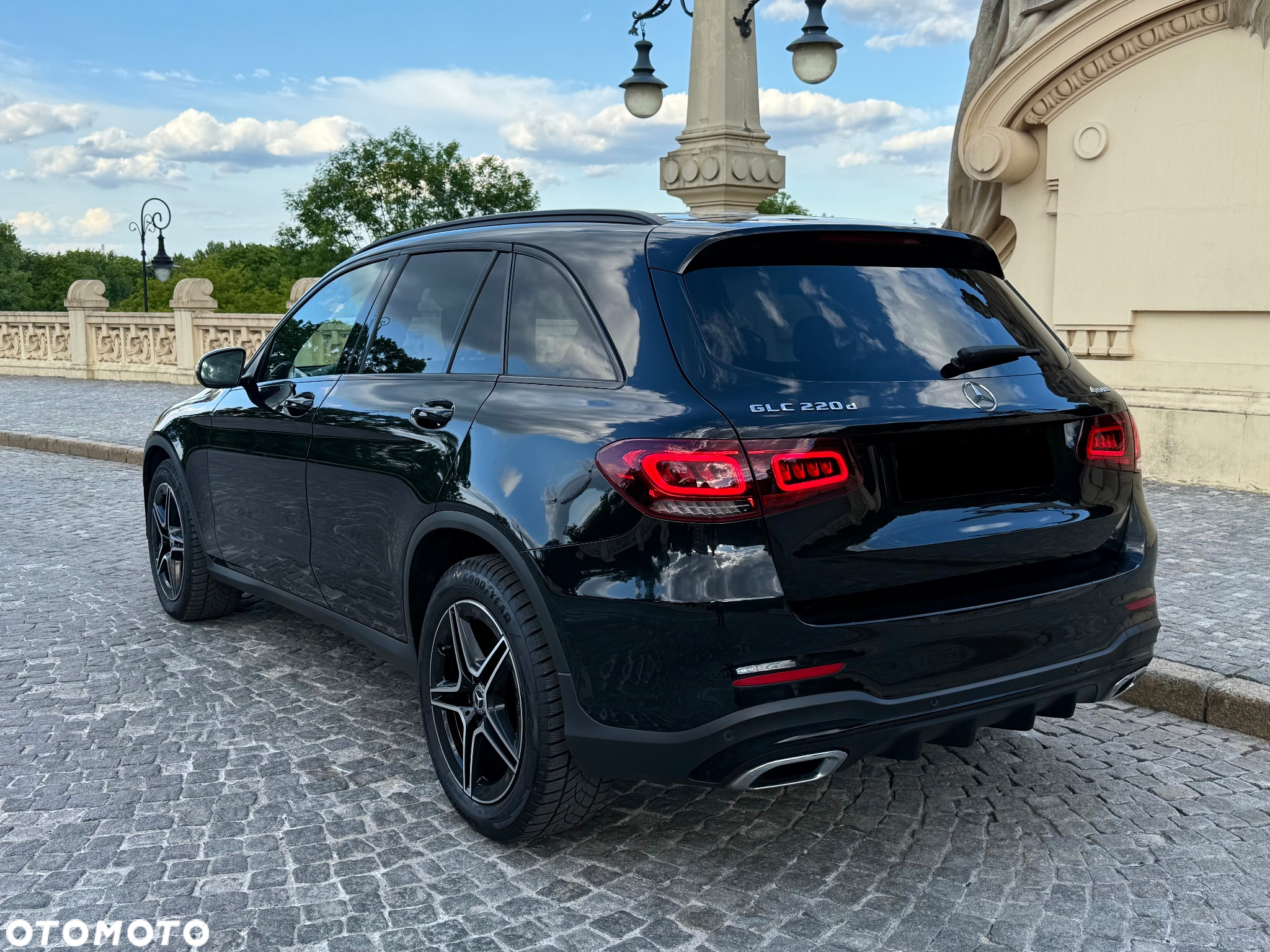 Mercedes-Benz GLC 220 d 4Matic 9G-TRONIC AMG Line - 9