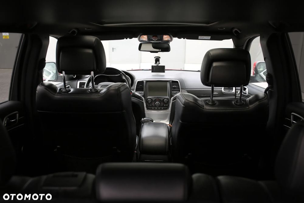 Jeep Grand Cherokee - 16