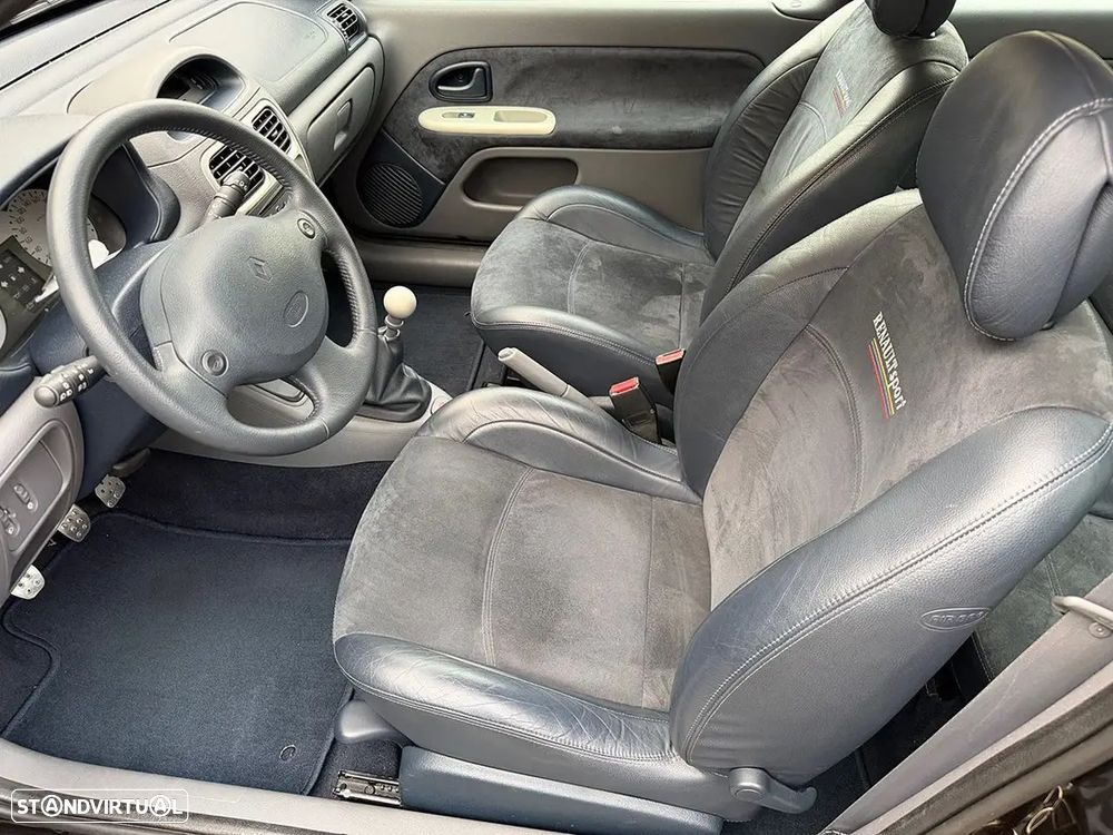 Renault Clio Sport Tourer - 13