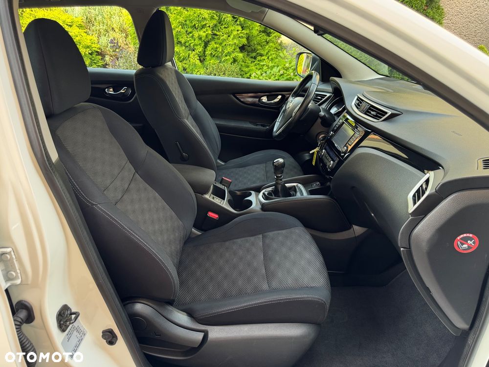 Nissan Qashqai 1.2 DIG-T N-Connecta - 29