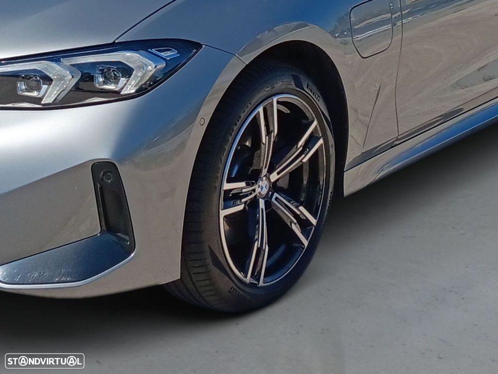 BMW 330 e Pack Desportivo M Auto - 4
