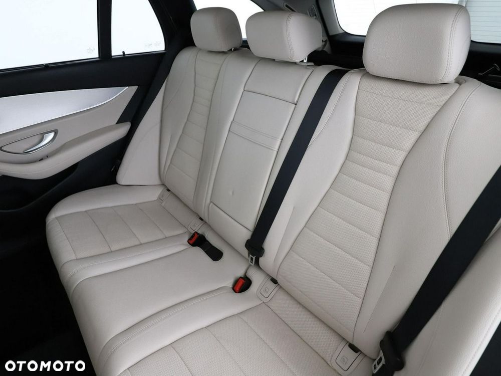 Mercedes-Benz Klasa E 300 de Avantgarde - 18