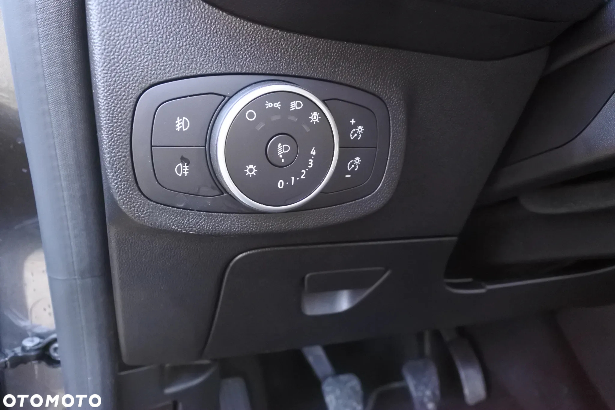 Ford Fiesta 1.0 EcoBoost S&S TITANIUM - 26
