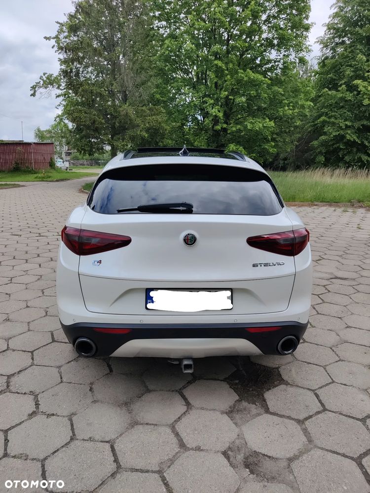 Alfa Romeo Stelvio 2.0 Turbo 16V AT8-Q4 Veloce Ti - 16