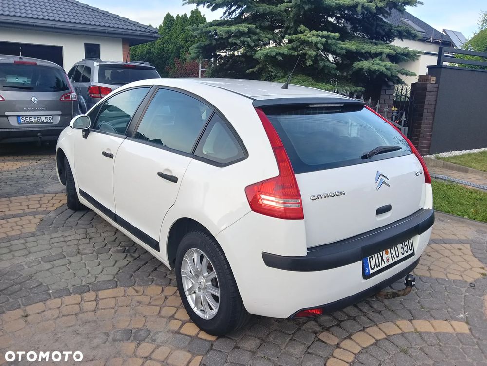 Citroën C4 1.4 16V Style - 4