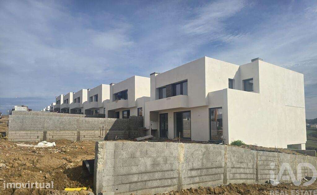 Casa / Villa T4 em Mafra de 354,00 m2 - Grande imagem: 4/12