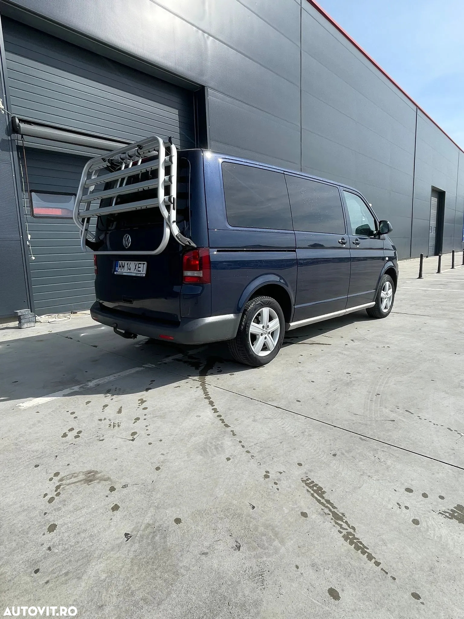 Volkswagen Multivan - 2
