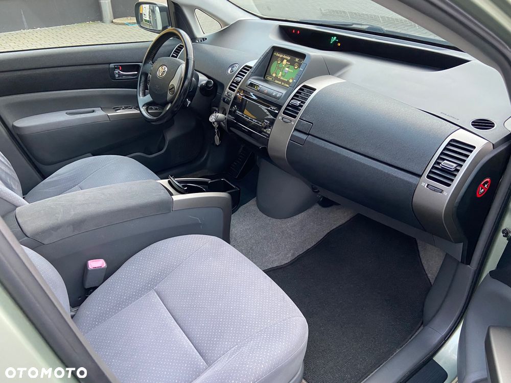 Toyota Prius 1.5 VVT-i Sol - 16