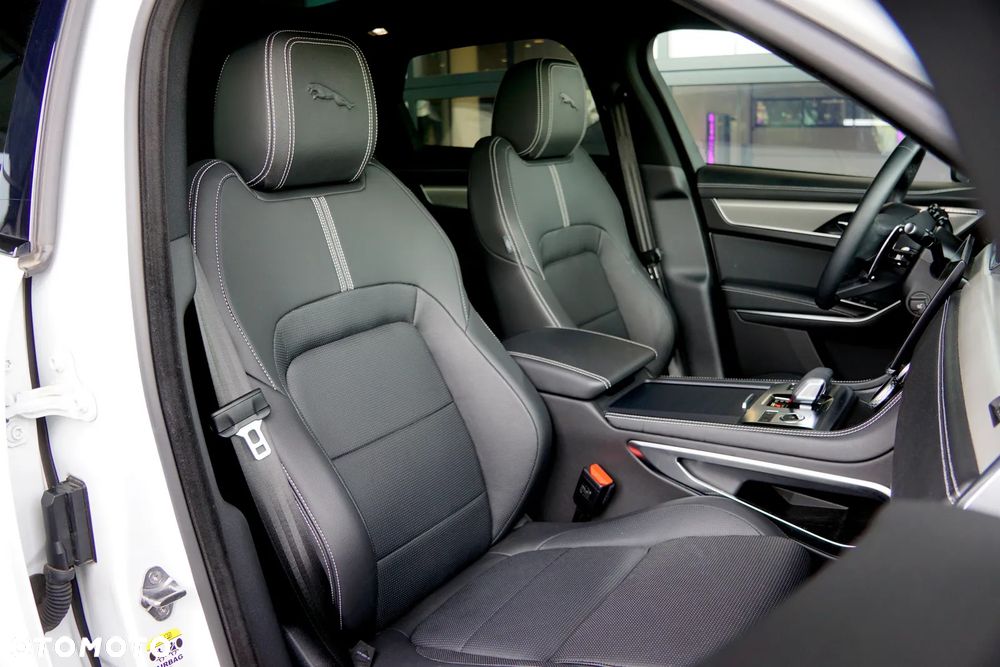 Jaguar F-Pace 2.0 D200 mHEV AWD R-Dynamic SE - 23