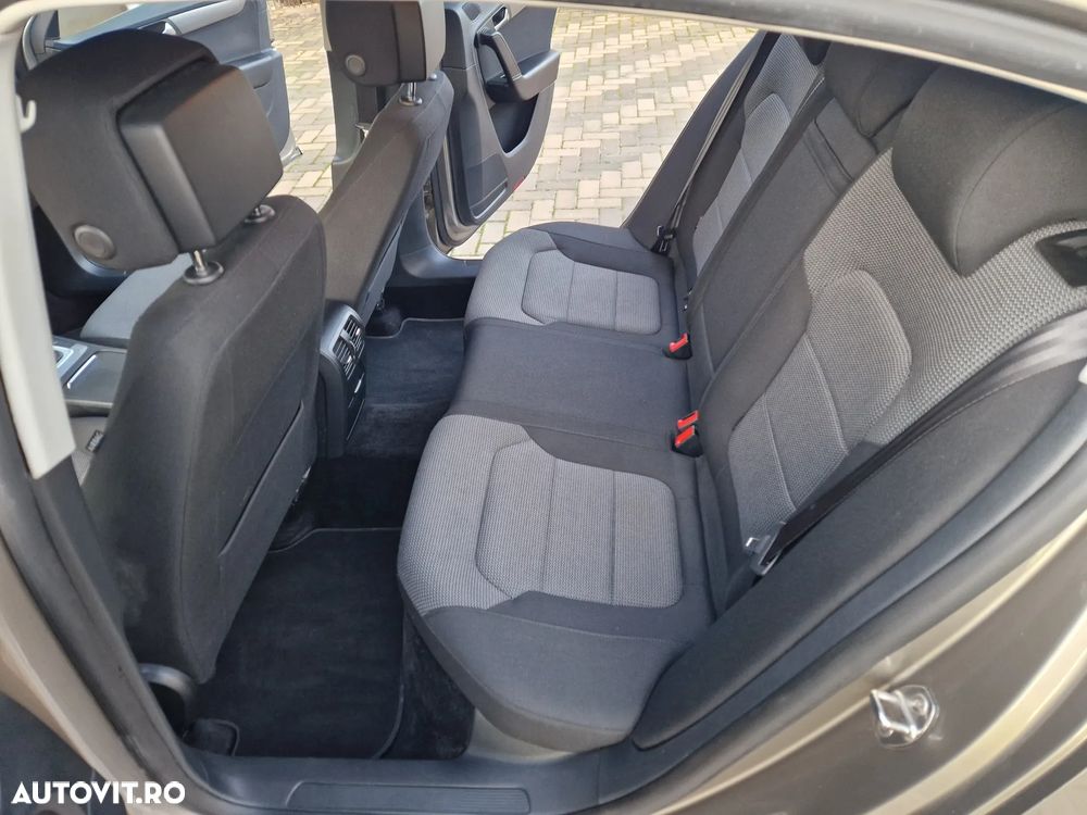 Volkswagen Passat 2.0 TDI BlueMotion Tehnology Comfortline DSG - 9