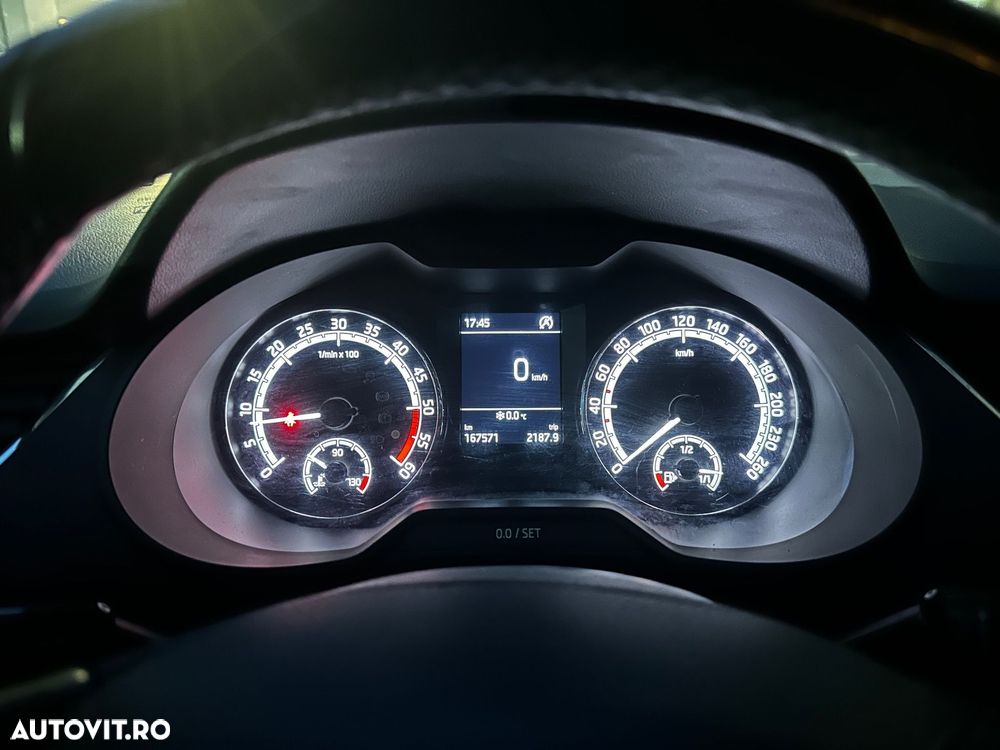 Skoda Octavia 2.0 TDI Style - 8