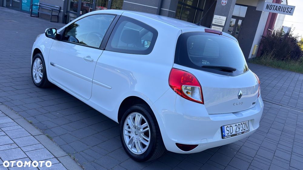 Renault Clio 1.2 16V Alize - 20
