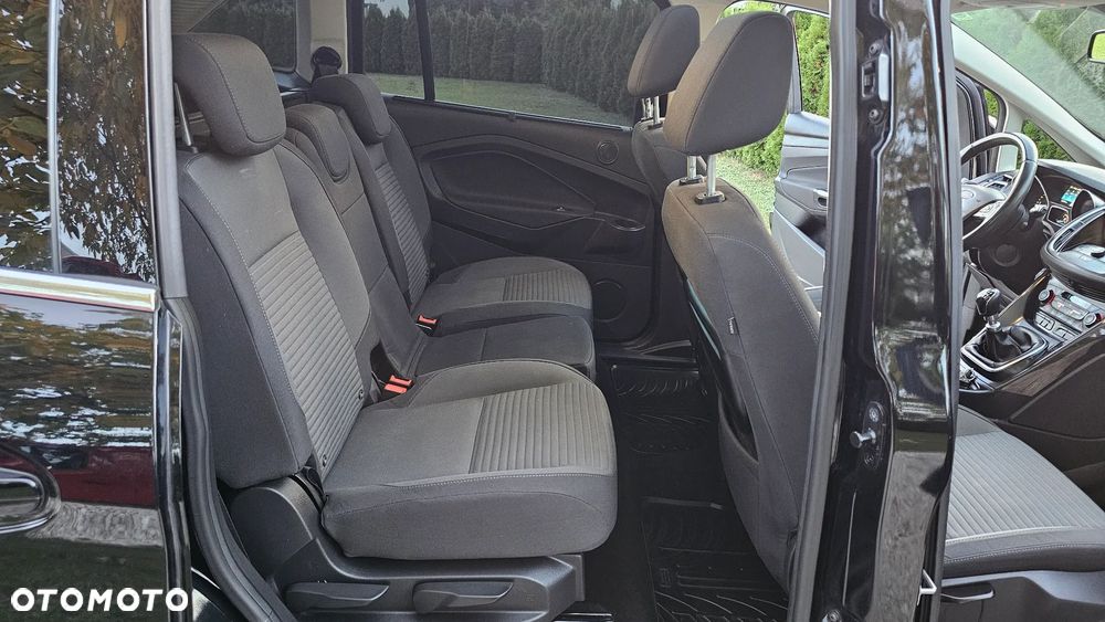 Ford Grand C-MAX - 11
