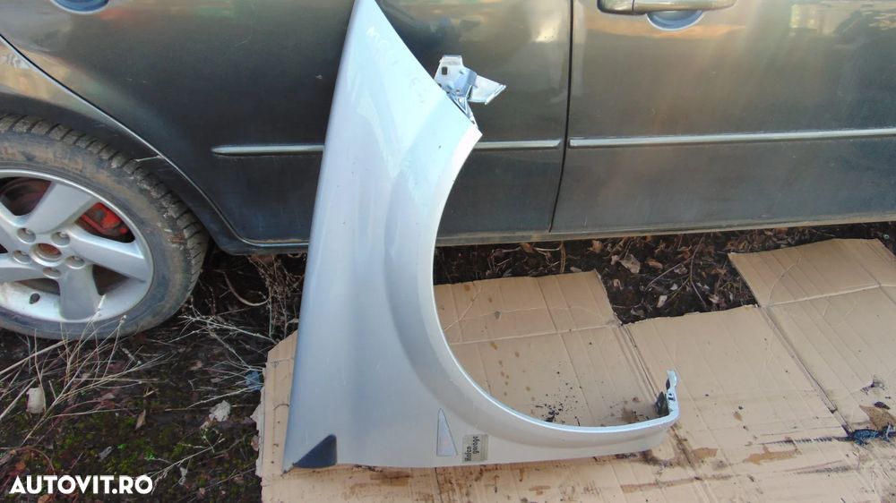 Aripa fata-dreapta Renault Megane 2 an 2002-2006 - 1