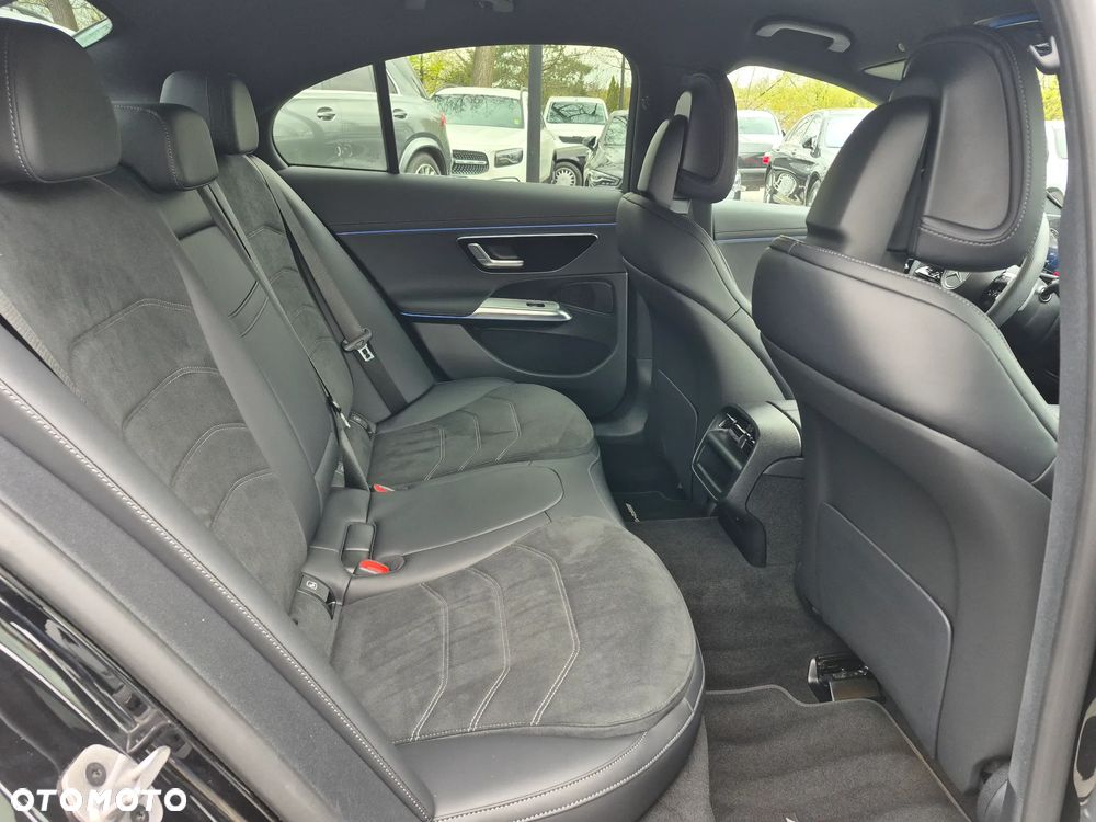 Mercedes-Benz Klasa E 220 d mHEV 4-Matic AMG 9G-Tronic - 25