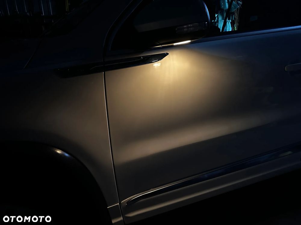 Volkswagen Tiguan 2.0 TDI SCR R-Line - 38