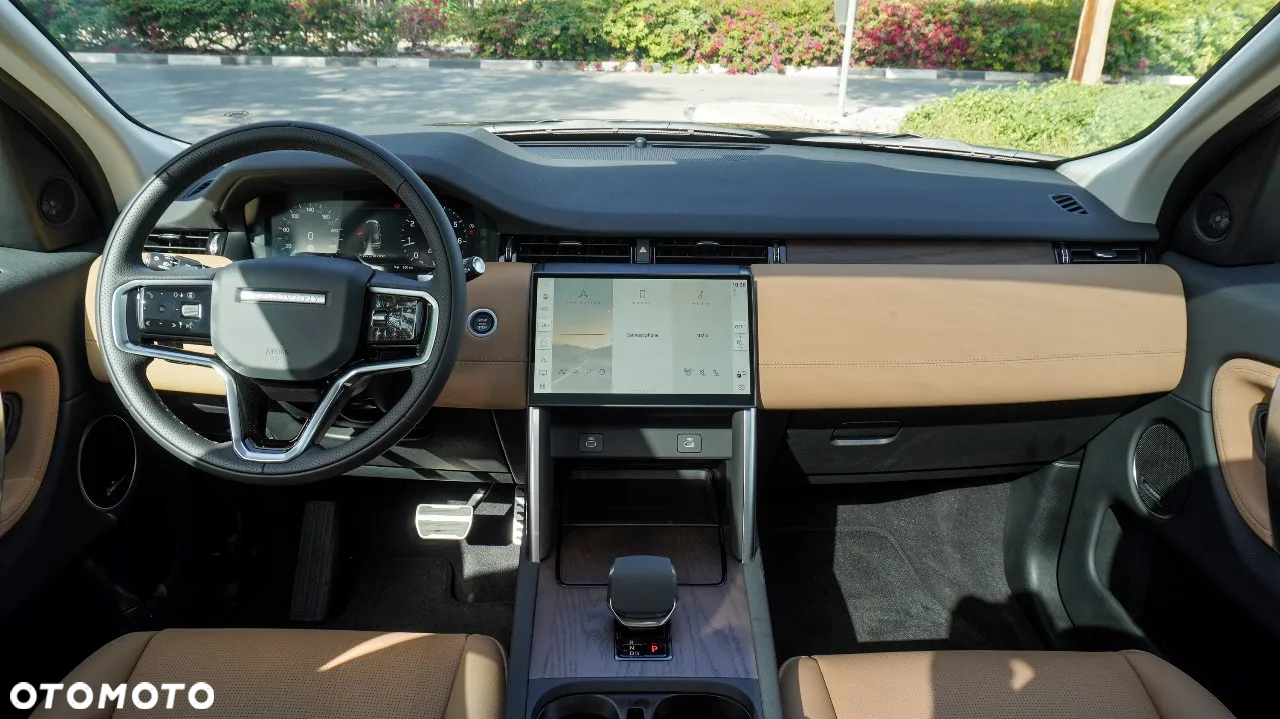 Land Rover Discovery Sport P250 Dynamic HSE - 24