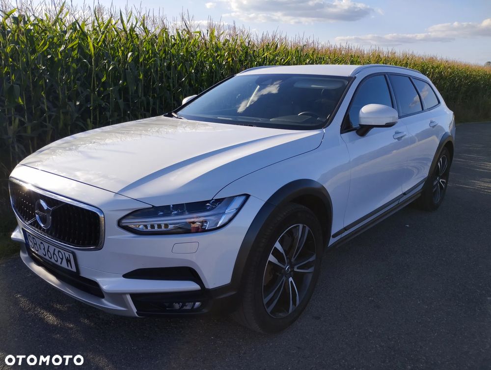 Volvo V90 Cross Country - 2